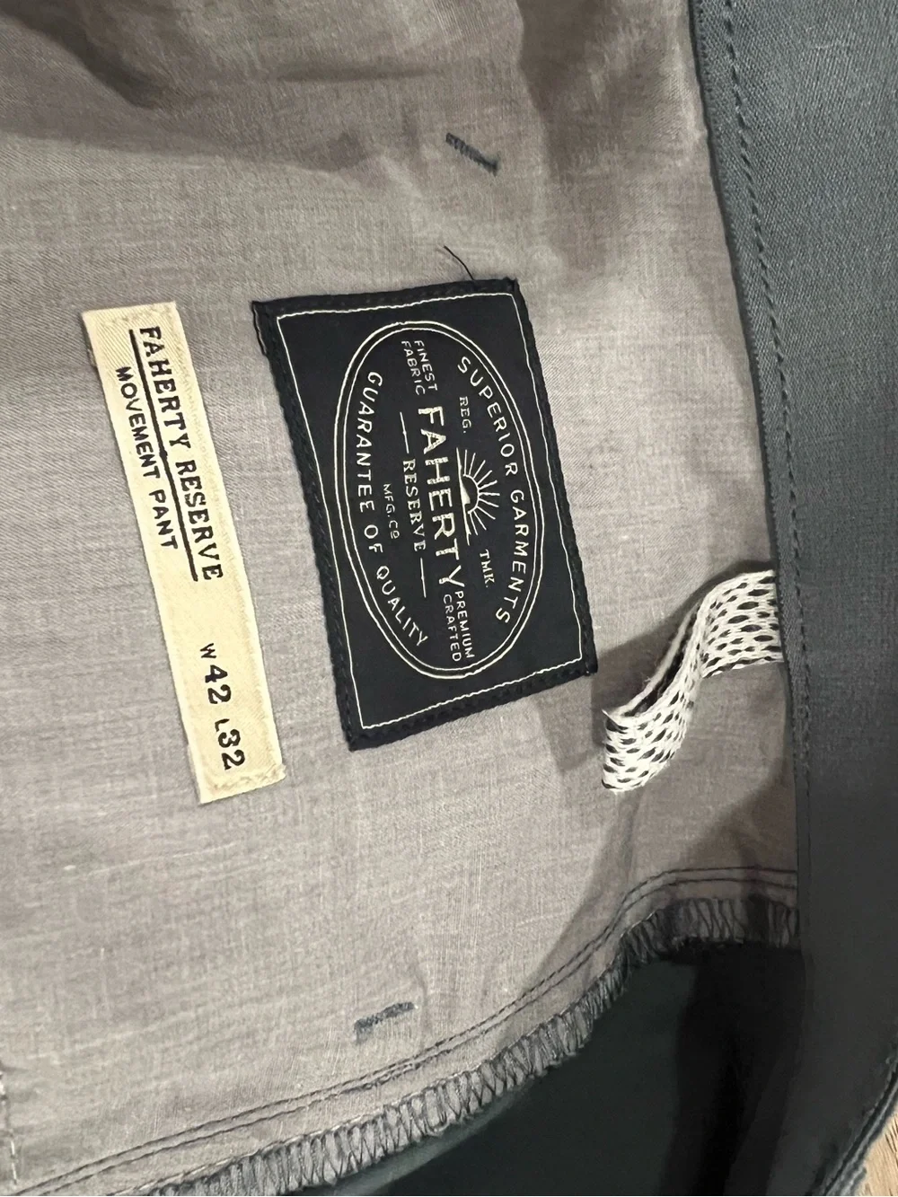 Faherty Classic Straight Light Pants in Gray-Green 42x32
